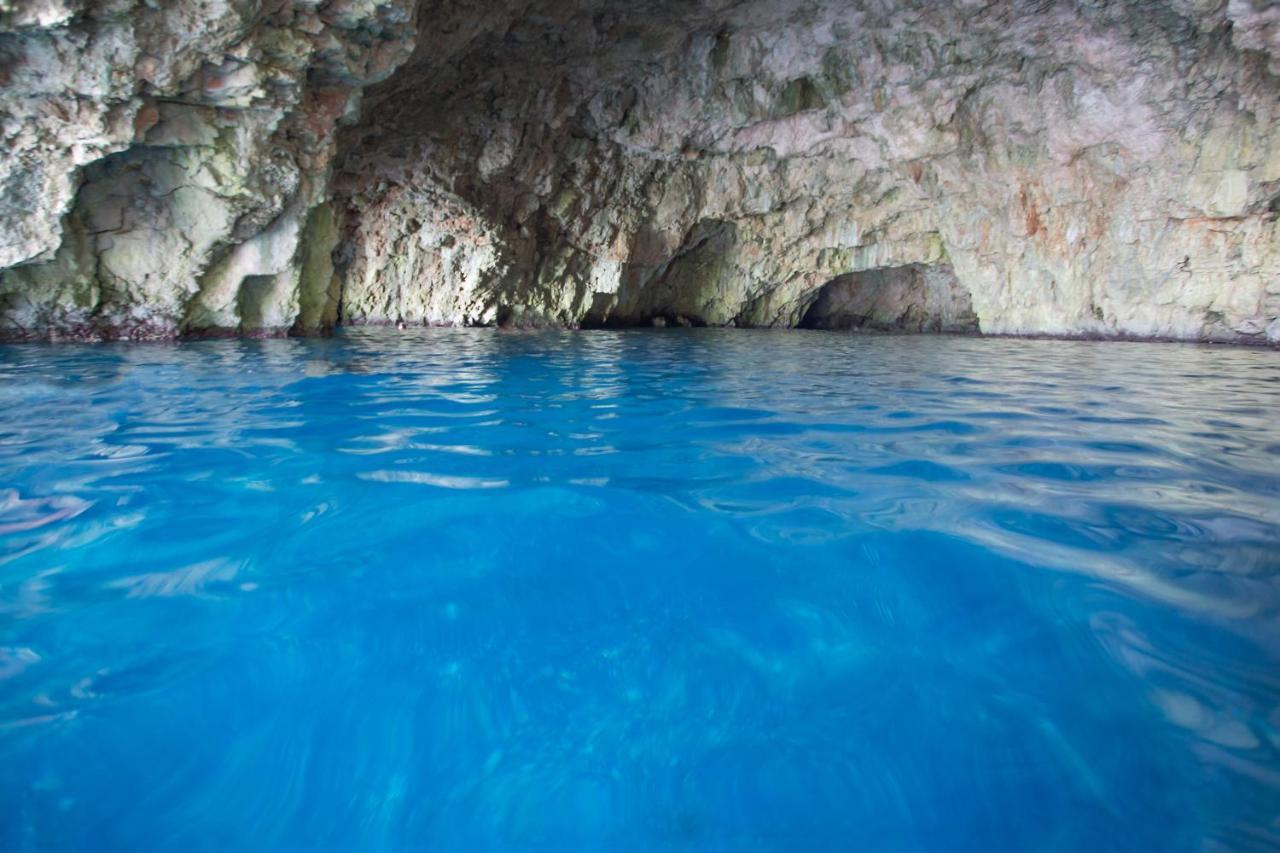 Nora Hvar Bed & Breakfast 3*