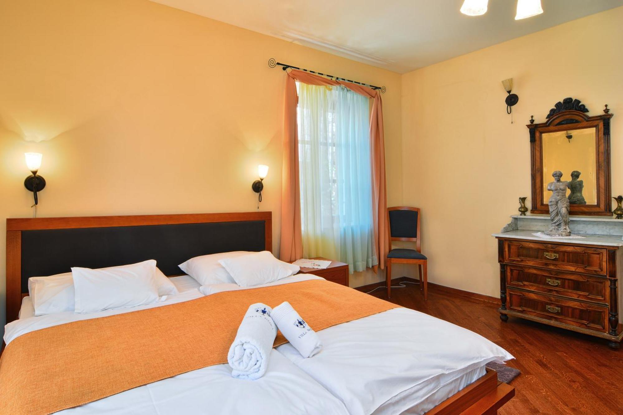 Bed & Breakfast Nora Hvar 3*