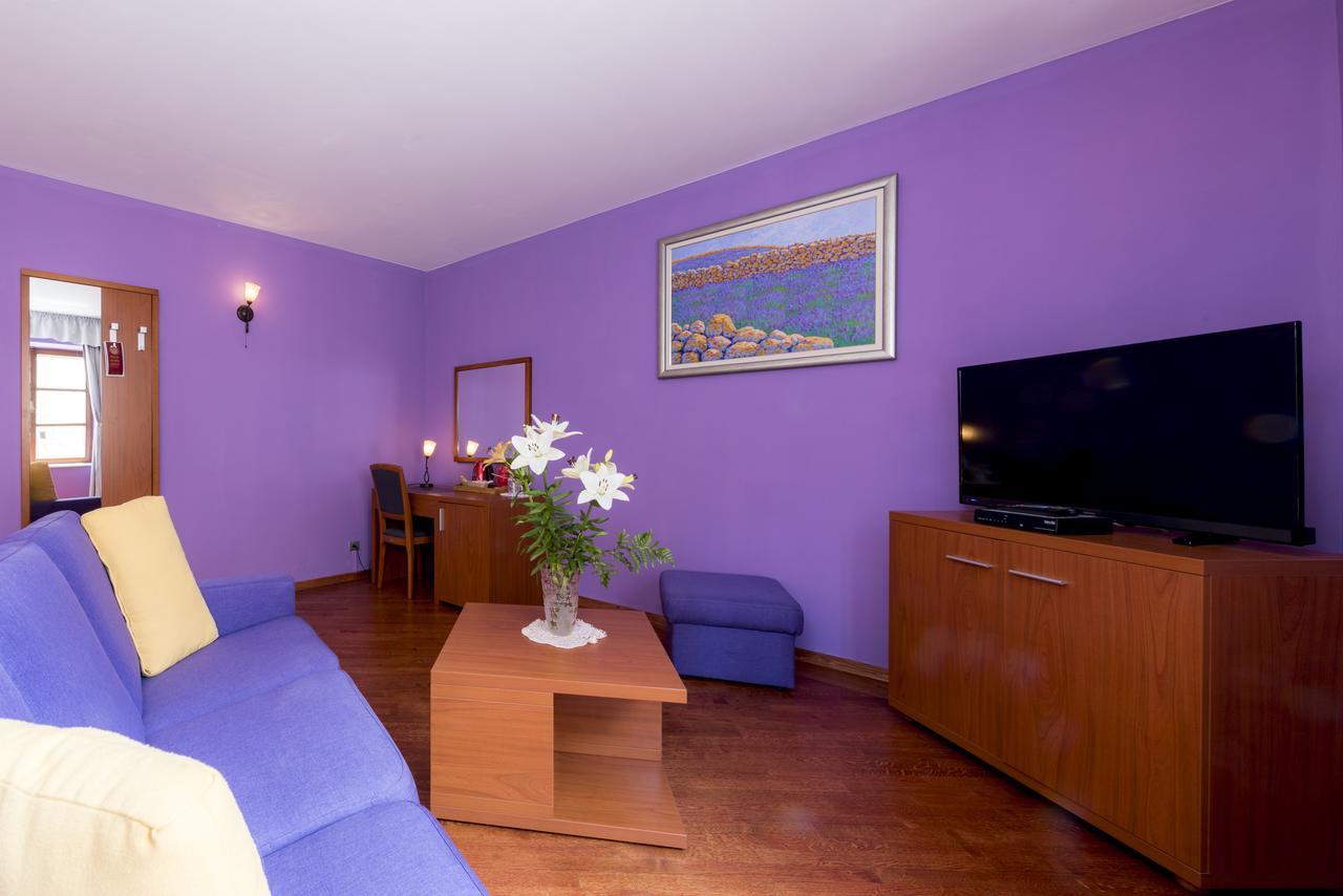 Bed & Breakfast Nora Hvar 3*